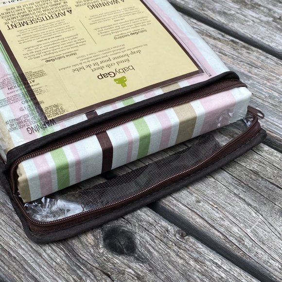 Baby GAP Organic Cotton Stripes Fitted Crib Sheet - Picture 3 of 12